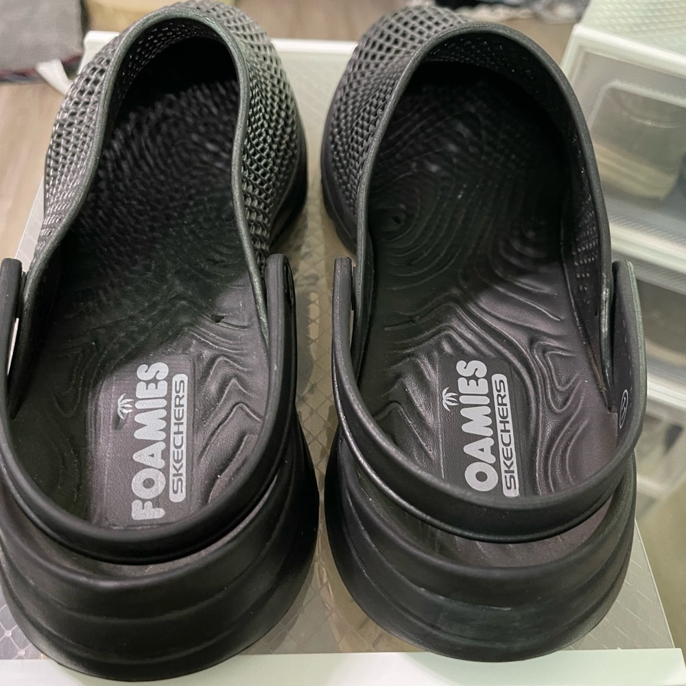 Skechers “foamies” - Picture 4 of 5